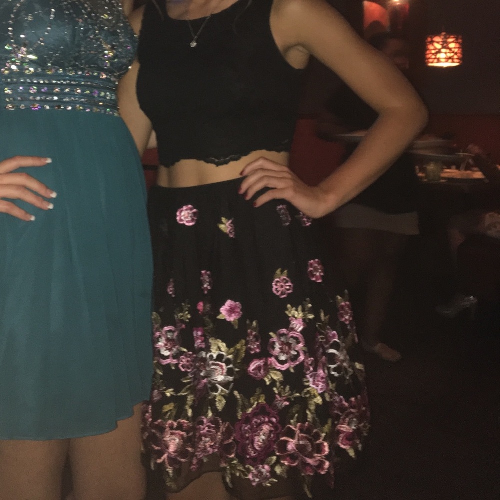 Homecoming dress - Picture 2 of 2